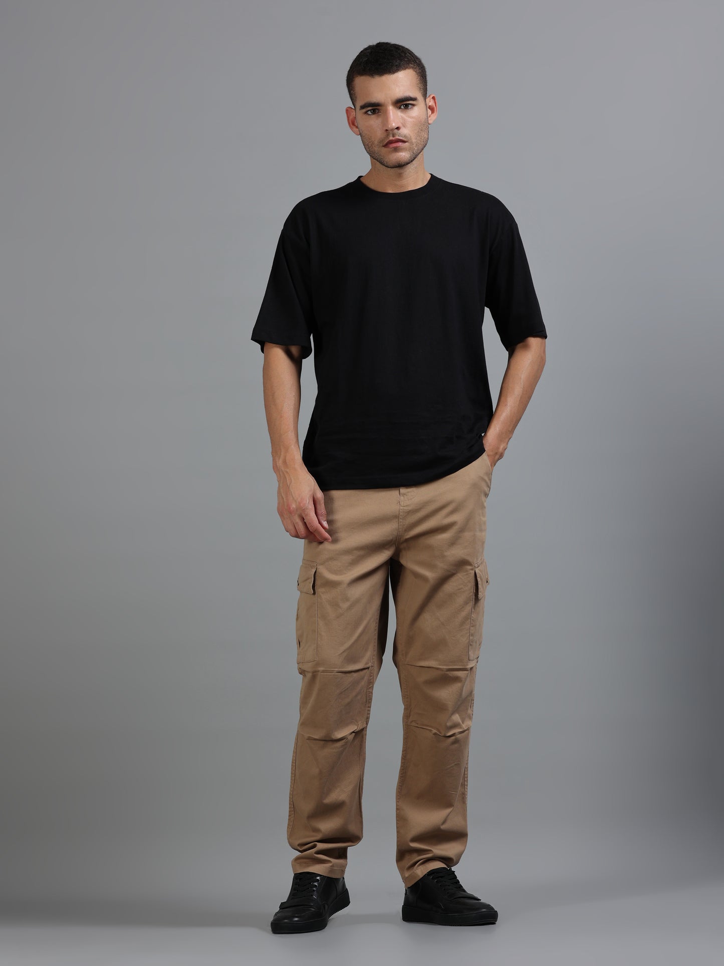 Men Cotton Relaxed Fit Cargo Trousers, Khaki SILISOUL