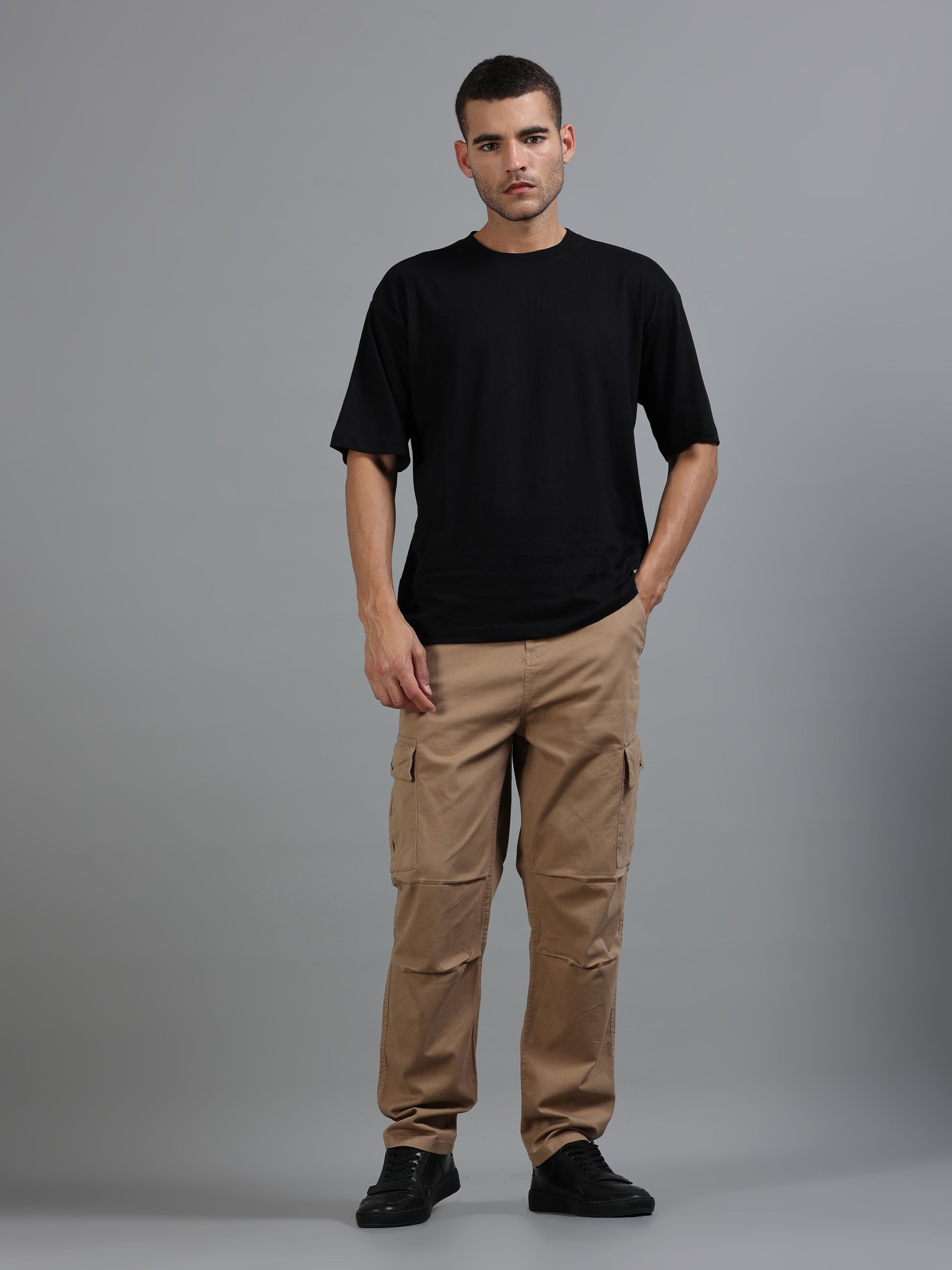 Men Cotton Relaxed Fit Cargo Trousers, Khaki SILISOUL