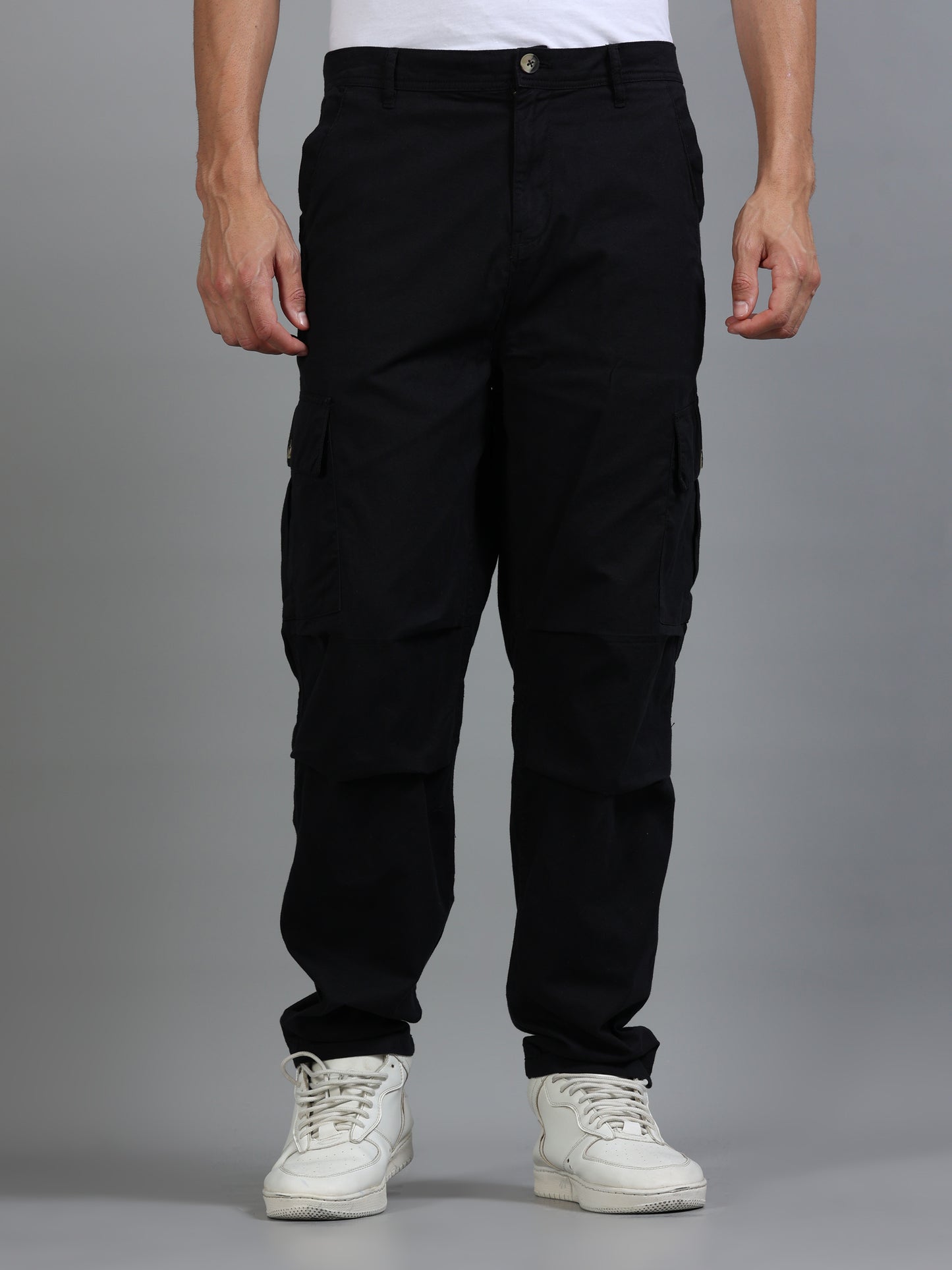 Men Cotton Relaxed Fit Cargo Trousers, Black