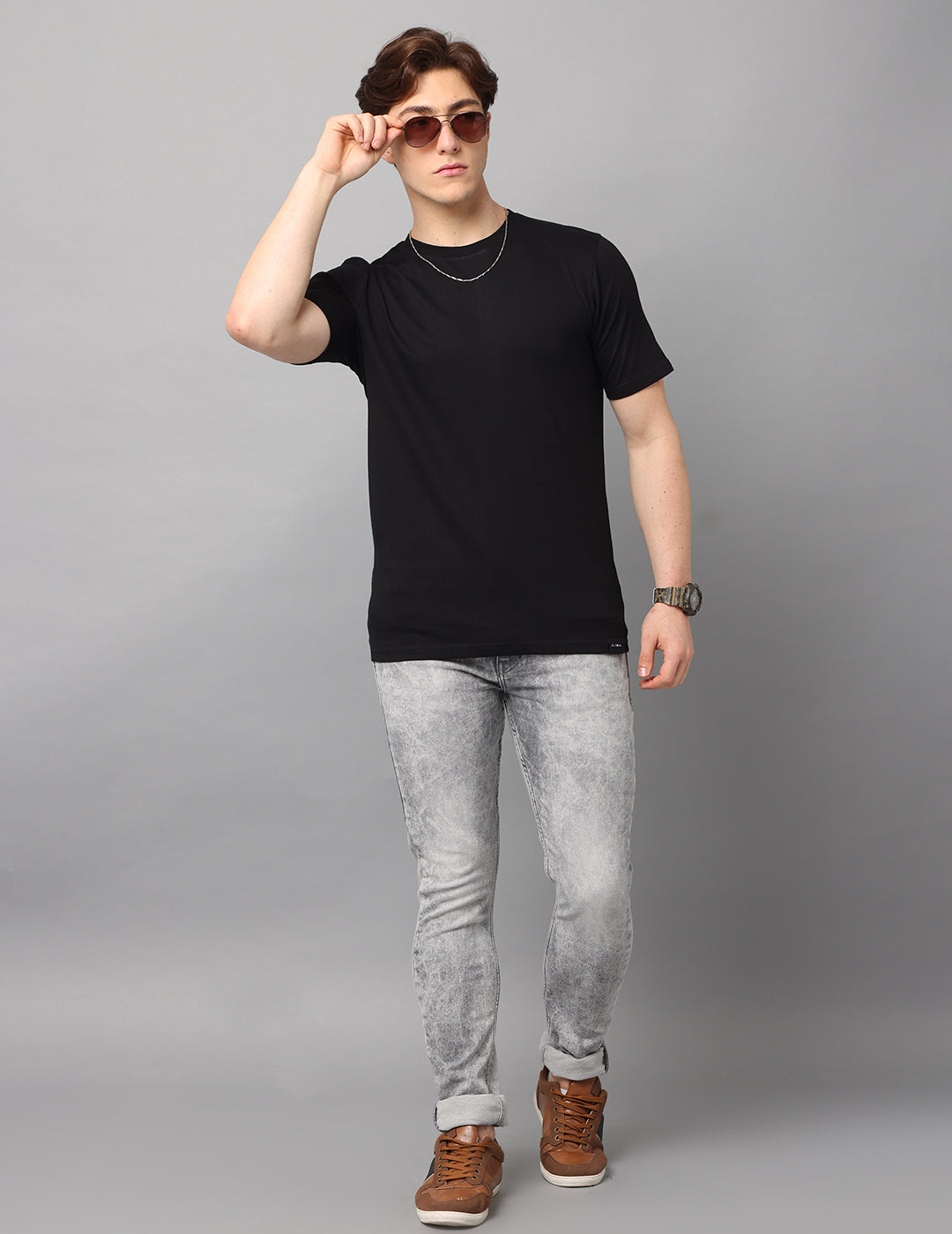 Men Black Solid Regular Fit T-Shirt