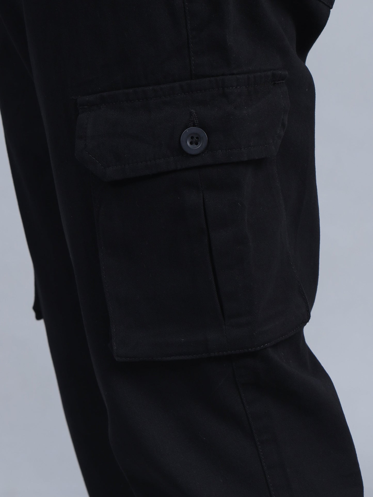 Men Cotton Regular Fit Cargo Trousers, BLACK