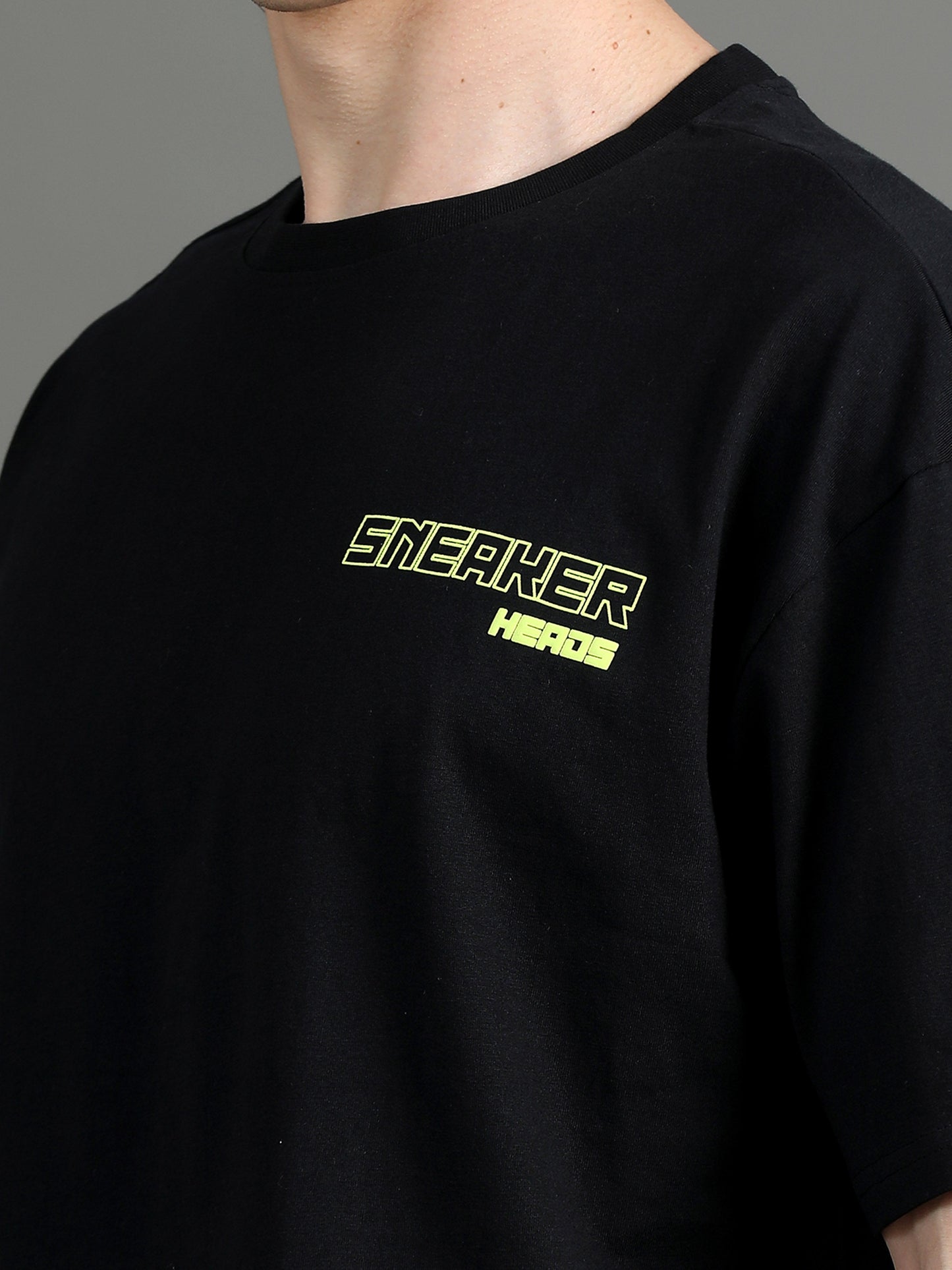 Men SNEAKER HEADS Printed Oversized T-Shirt