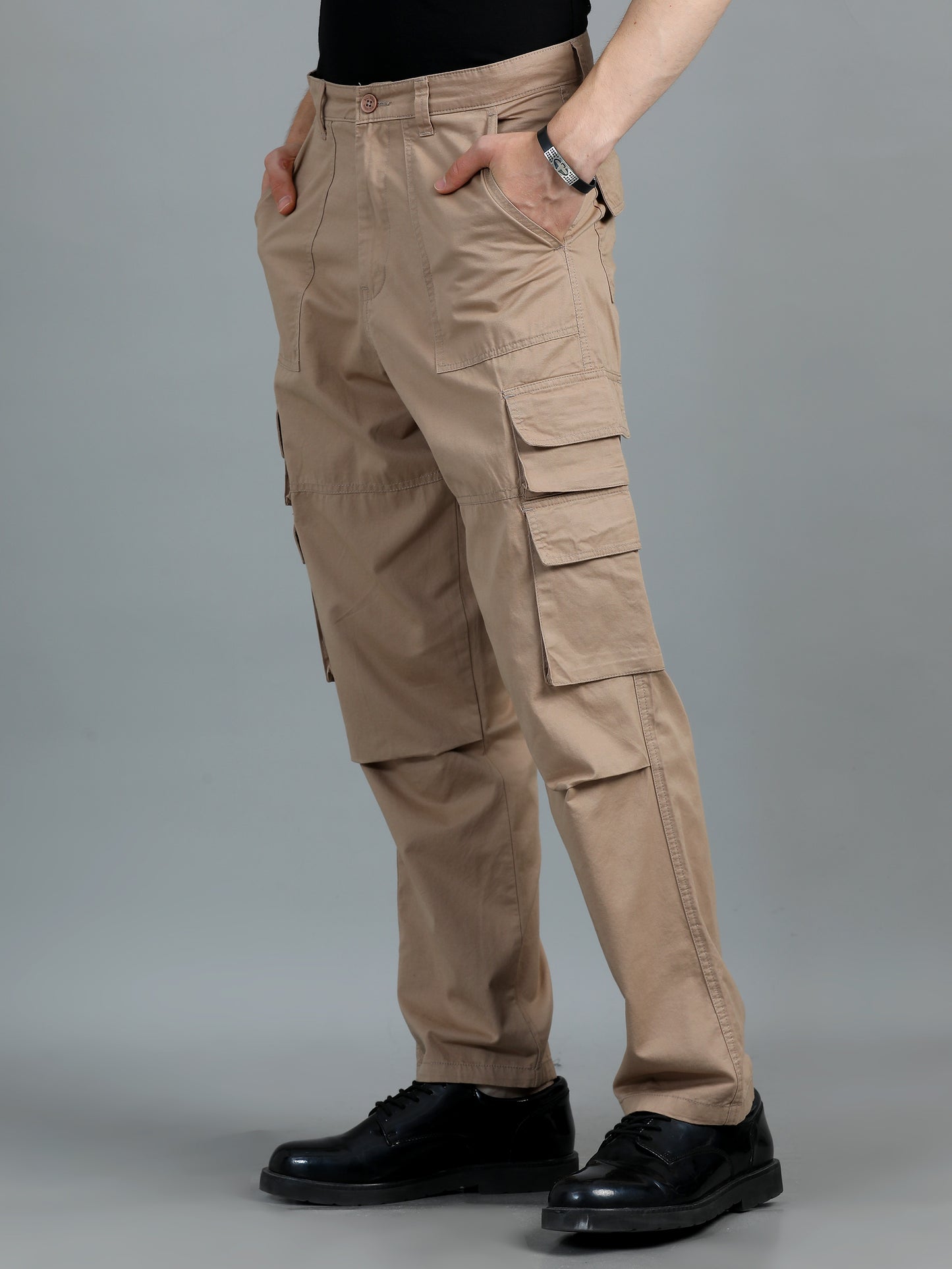 Men Cotton Relaxed Fit Cargo Trousers, Beige SILISOUL