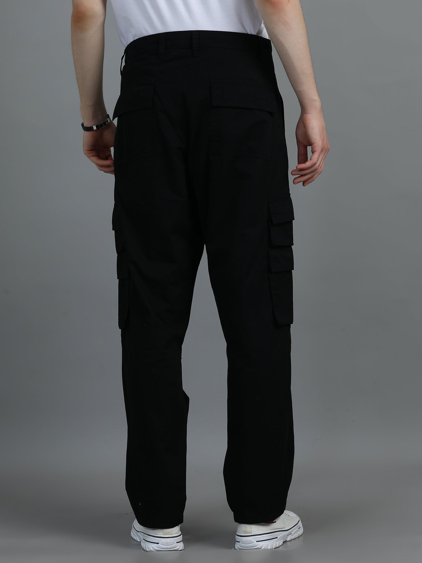 Men Cotton Relaxed Fit Cargo Trousers, Black