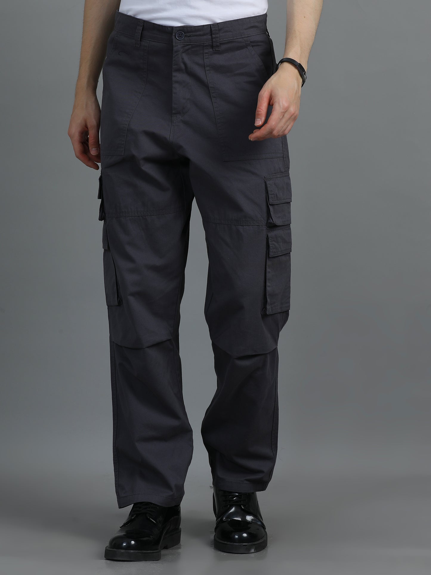 Men Cotton Relaxed Fit Cargo Trousers, Dark Grey