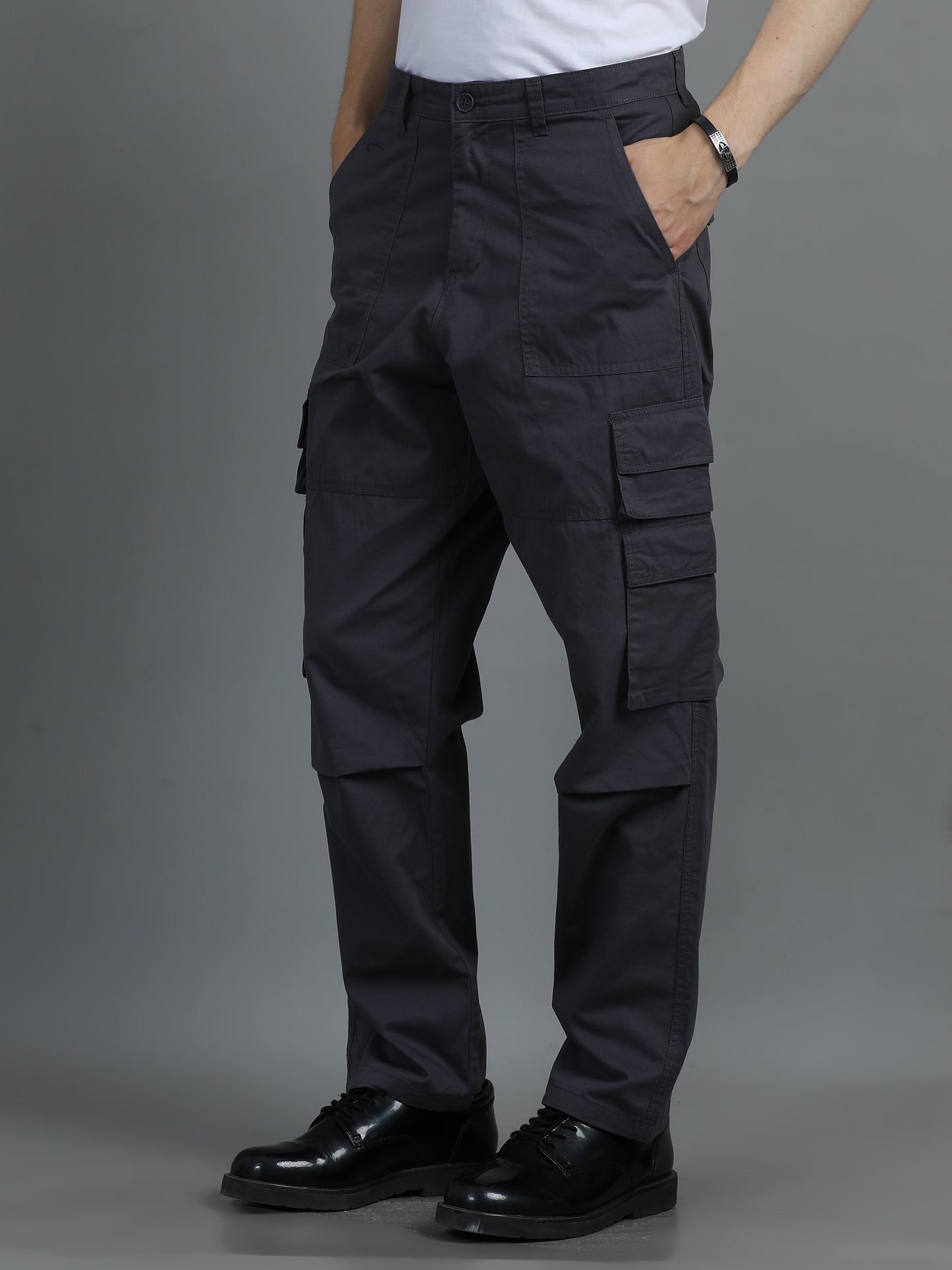 Men Cotton Relaxed Fit Cargo Trousers, Dark Grey