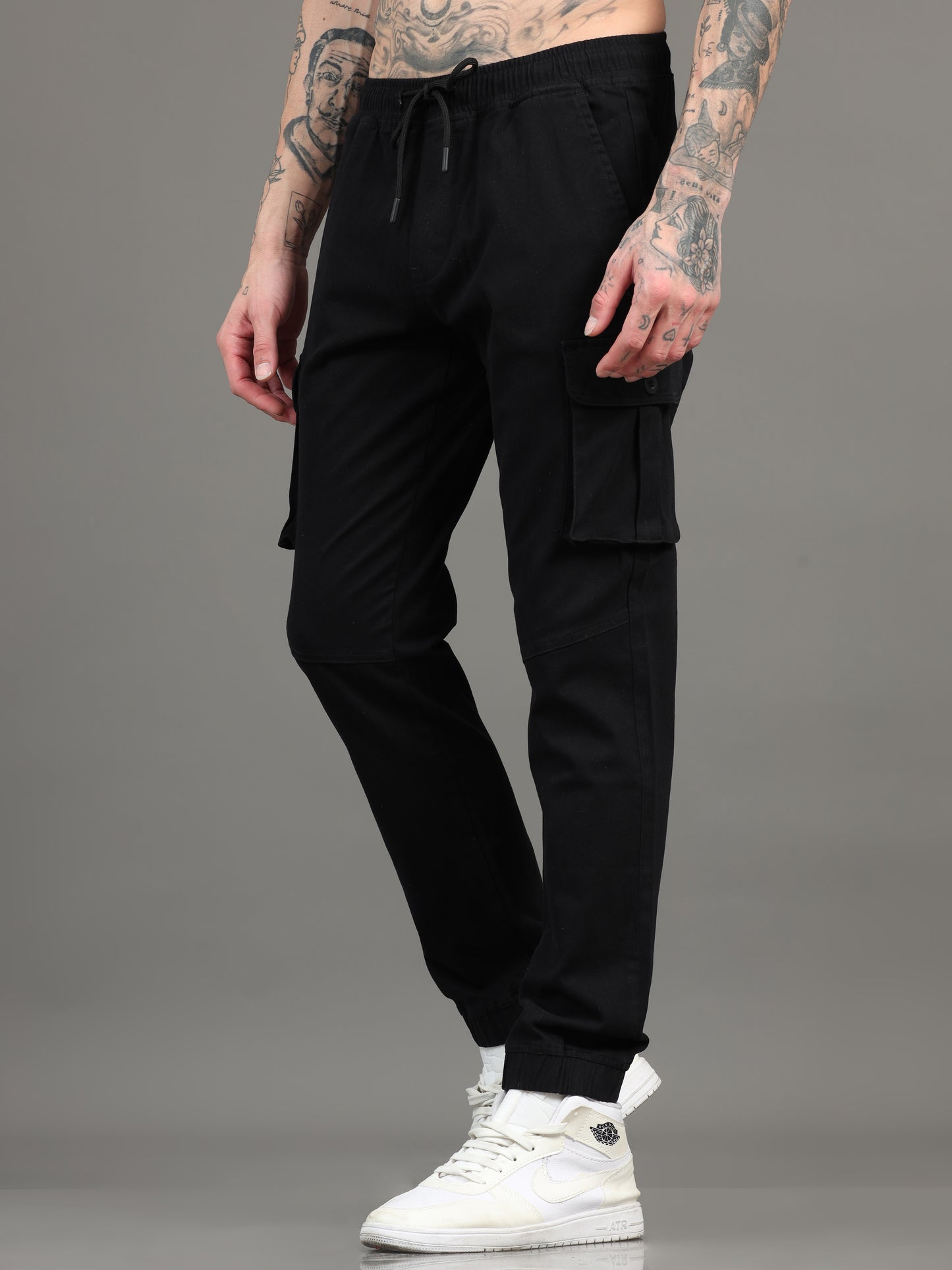 Men Cotton Regular Fit Cargo Joggers, BLACK