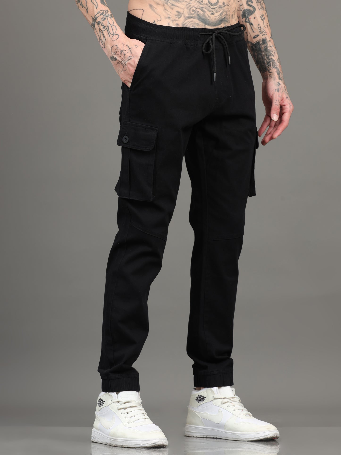 Men Cotton Regular Fit Cargo Joggers, BLACK