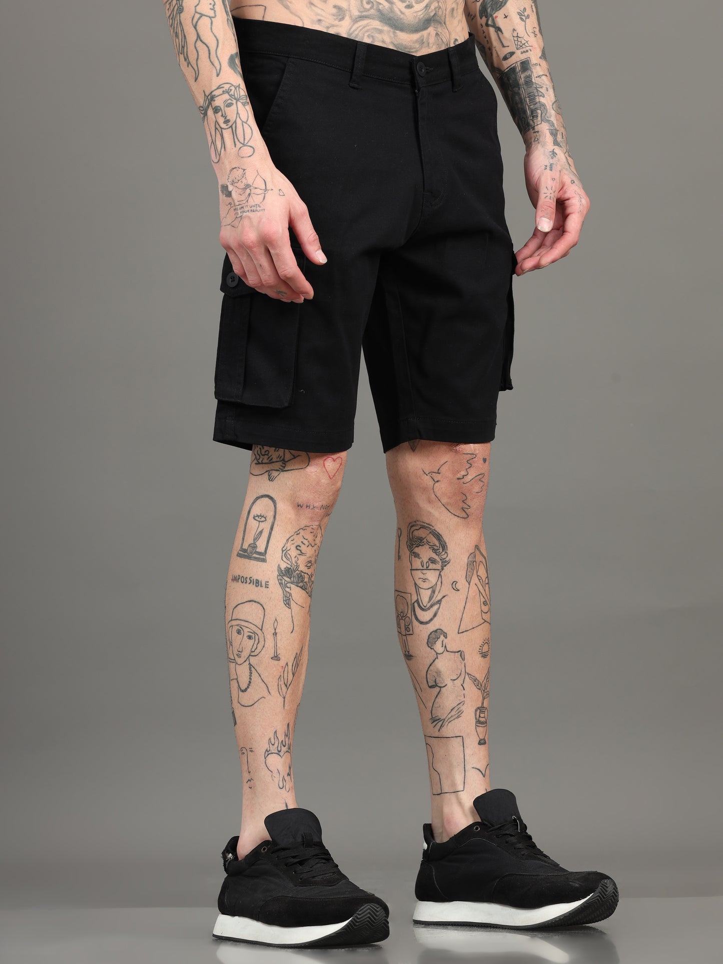 Men Cotton Regular Fit Cargo Shorts, BLACK